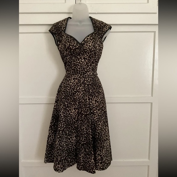 Pinup Couture Dresses & Skirts - PINUP COUTURE XS HEIDI (no belt)